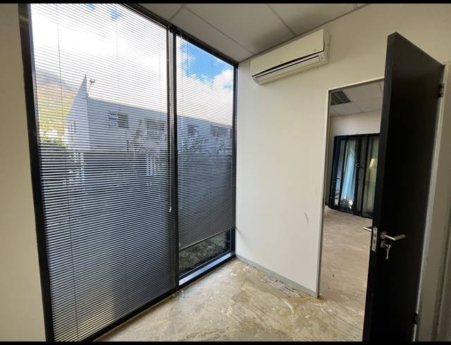 236M² OFFICE TO LET IN WOODSTOCK
